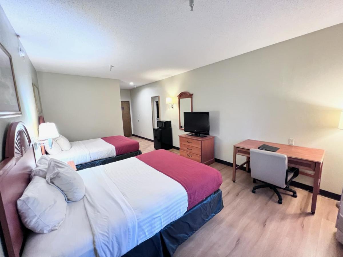 Americas Best Value Inn Wiggins Exterior photo