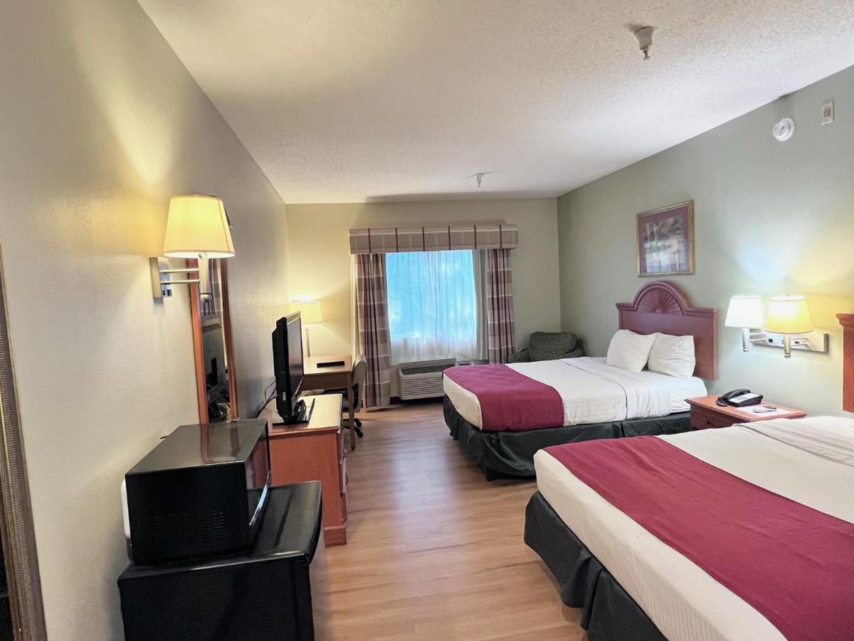 Americas Best Value Inn Wiggins Exterior photo