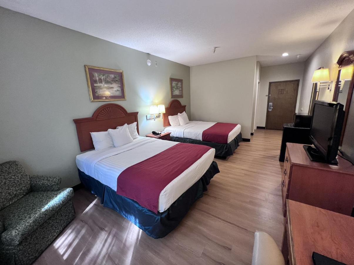 Americas Best Value Inn Wiggins Exterior photo