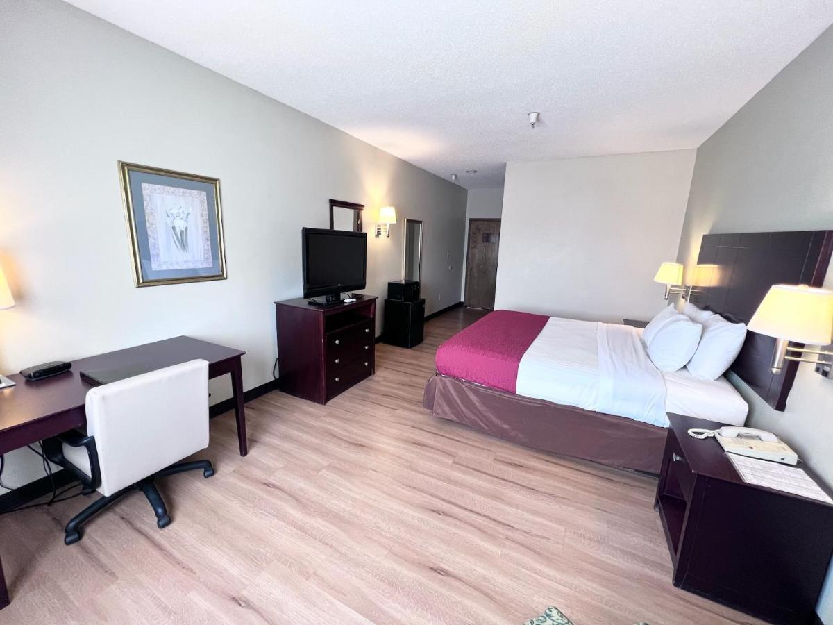 Americas Best Value Inn Wiggins Exterior photo