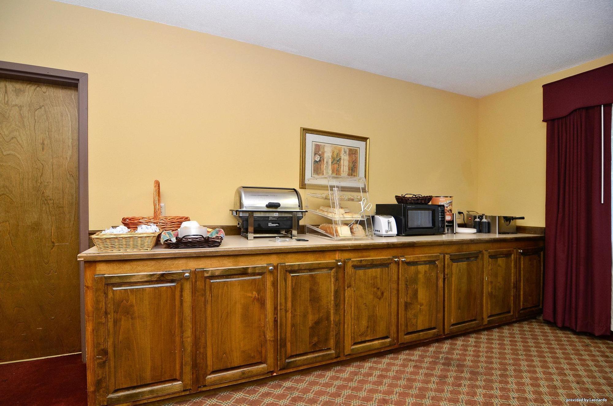 Americas Best Value Inn Wiggins Restaurant photo