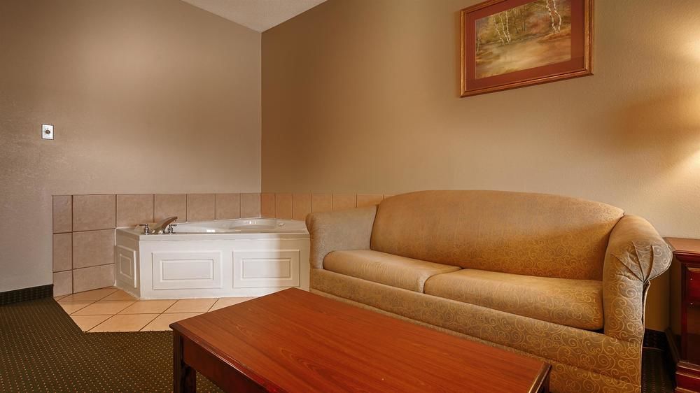 Americas Best Value Inn Wiggins Exterior photo