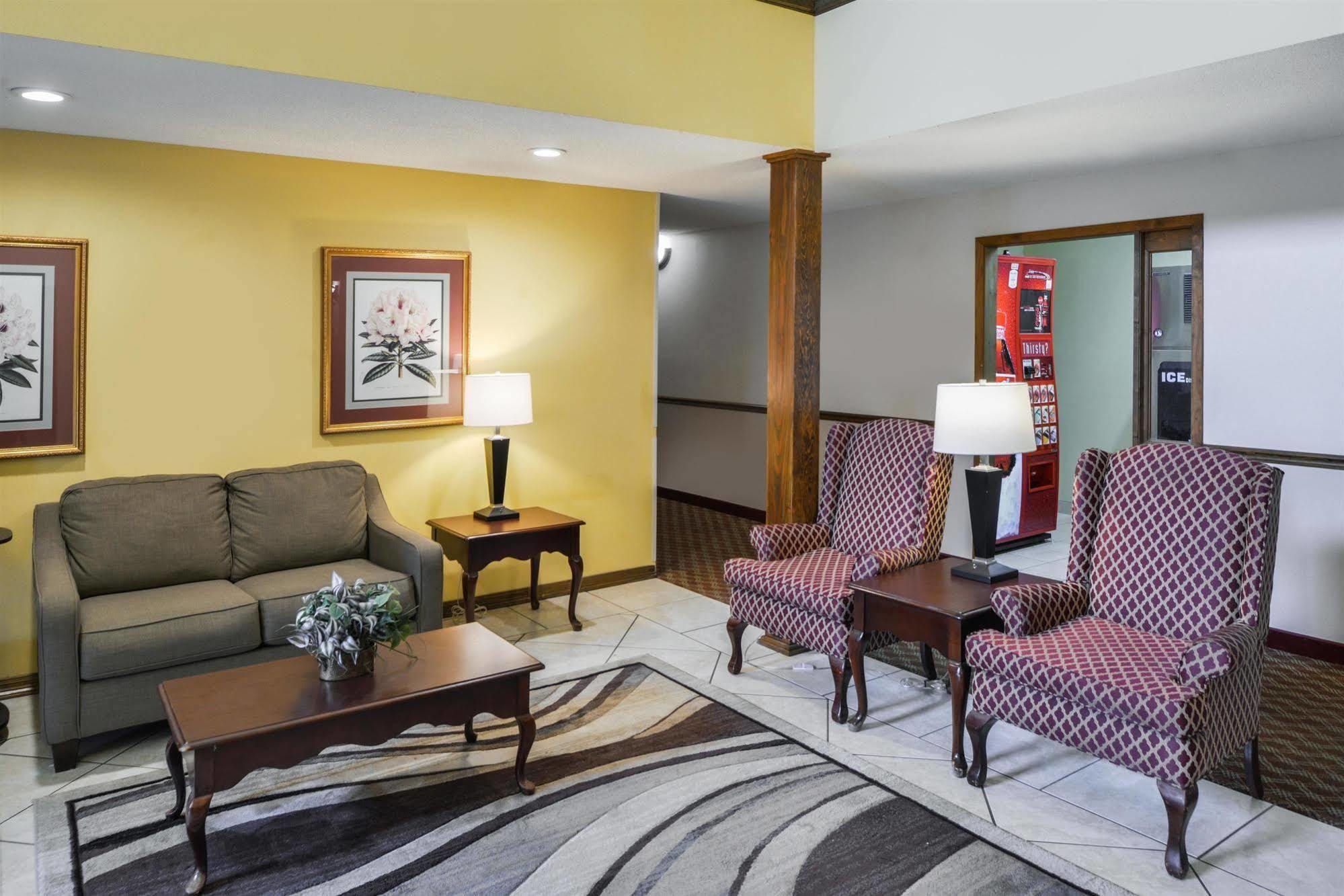 Americas Best Value Inn Wiggins Exterior photo