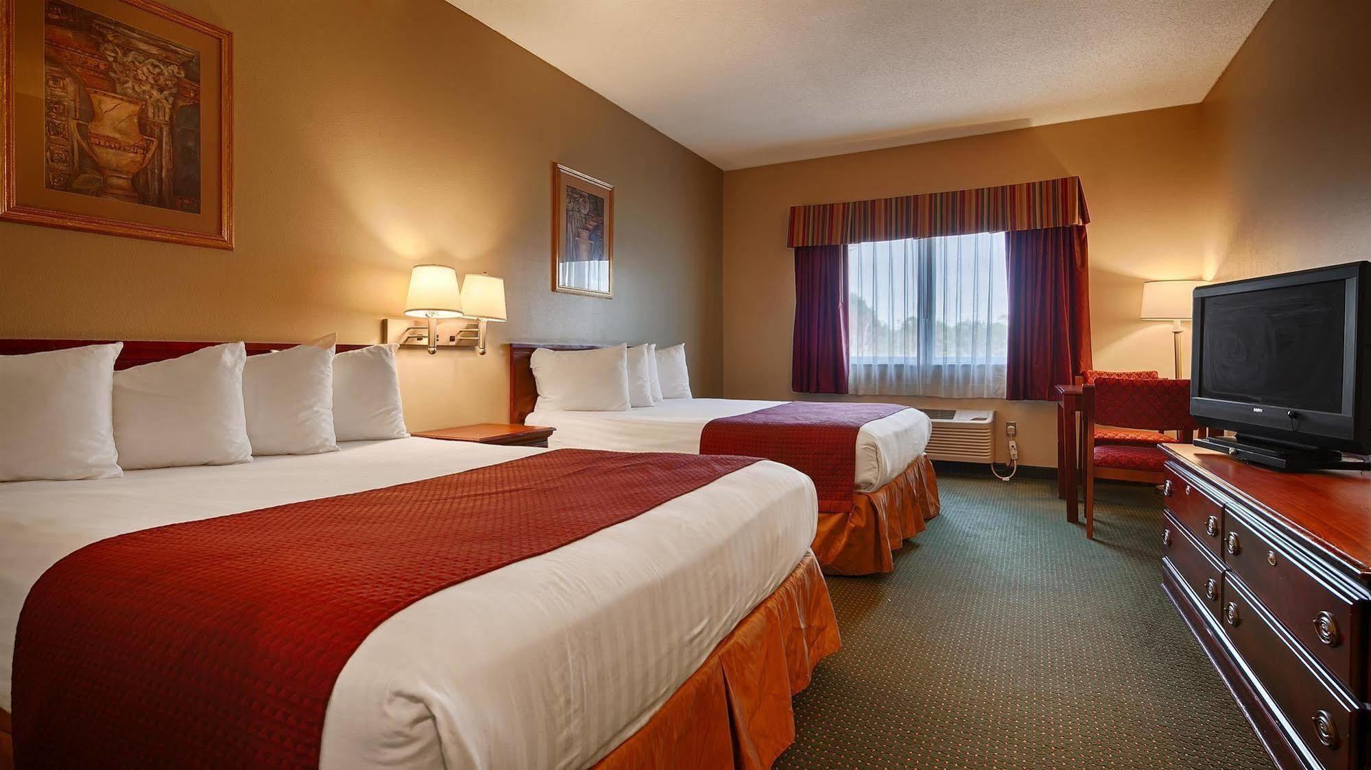 Americas Best Value Inn Wiggins Exterior photo