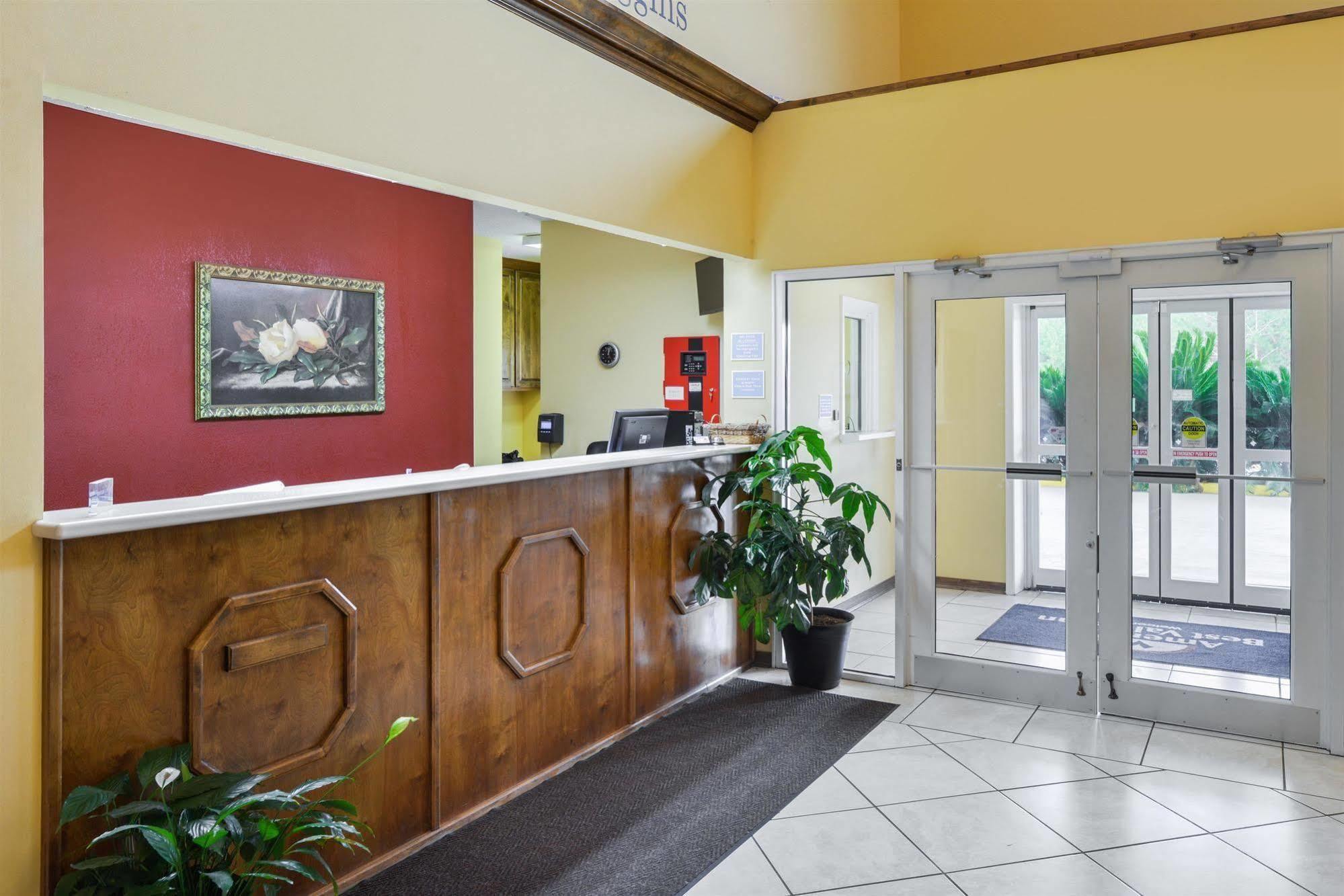Americas Best Value Inn Wiggins Exterior photo