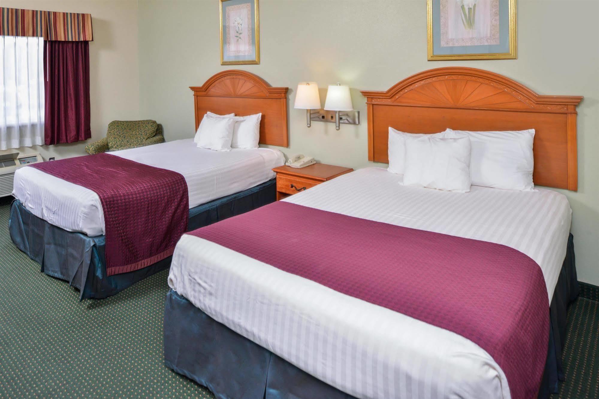 Americas Best Value Inn Wiggins Exterior photo