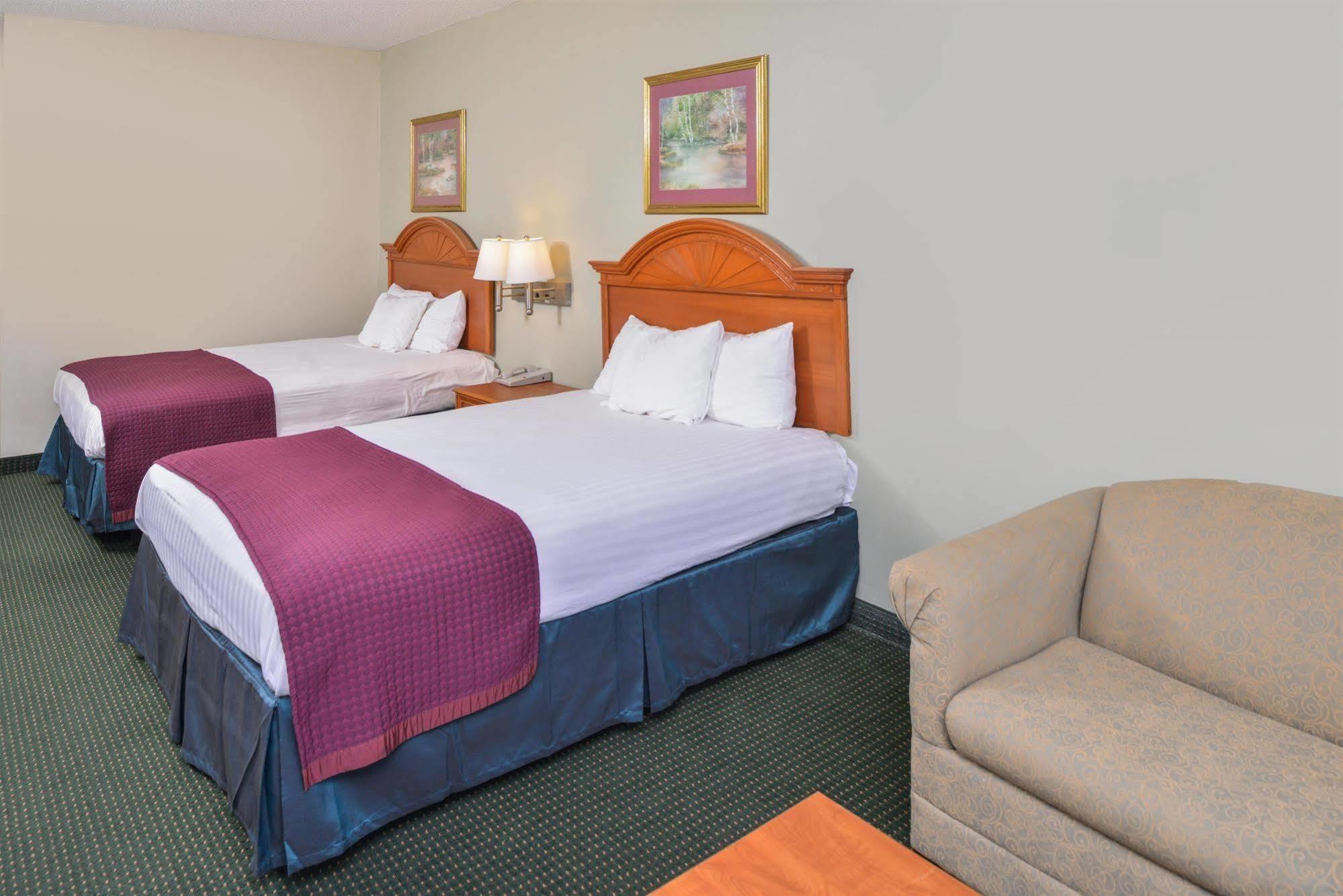 Americas Best Value Inn Wiggins Exterior photo