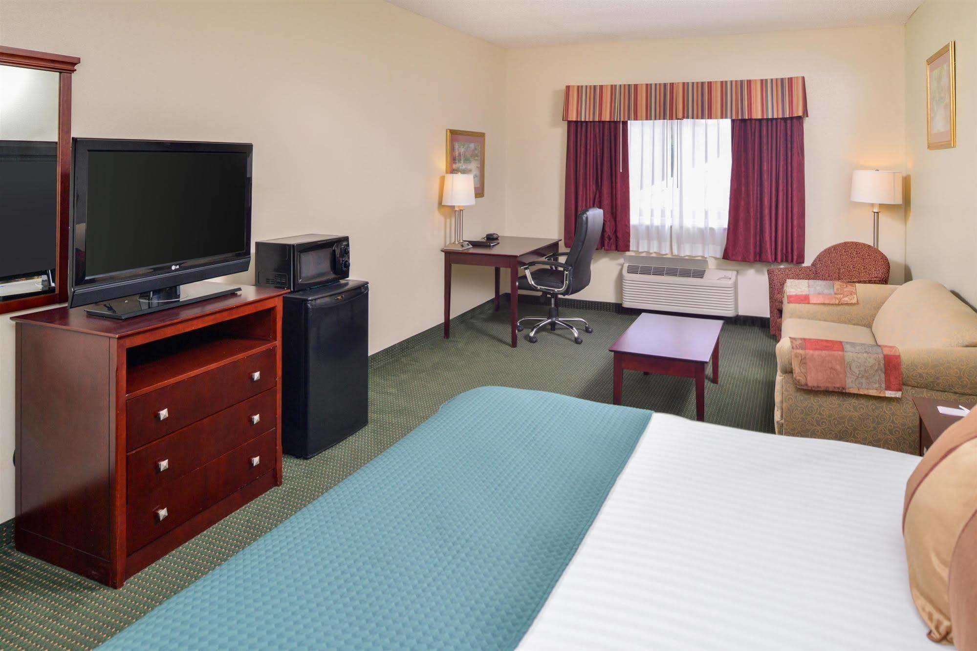 Americas Best Value Inn Wiggins Exterior photo