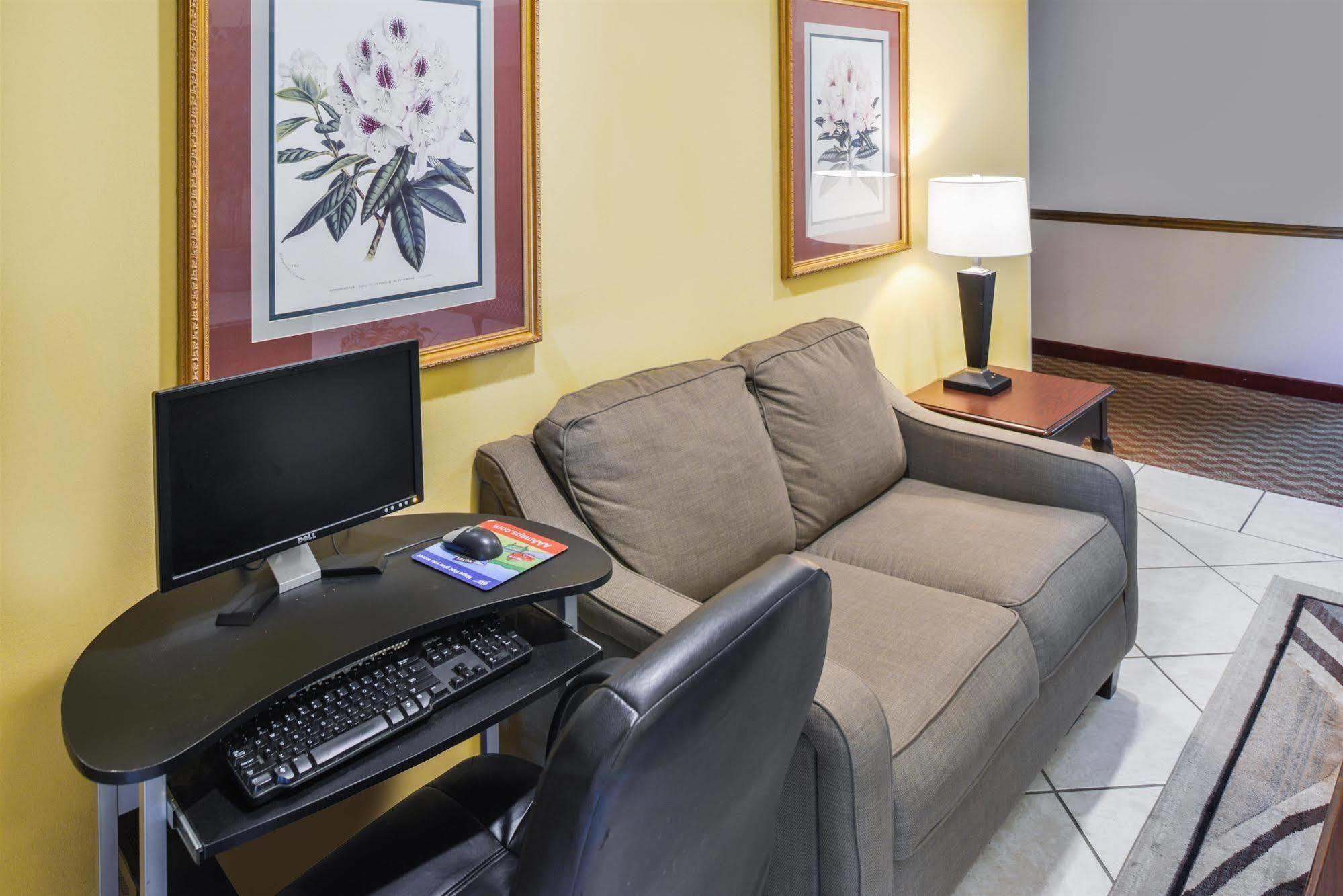 Americas Best Value Inn Wiggins Exterior photo